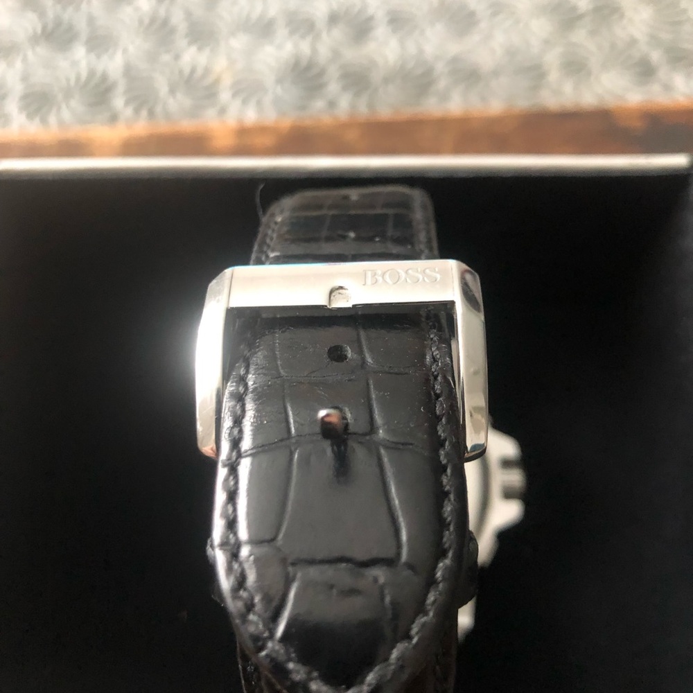 Hugo boss watch - Picture 3 of 5